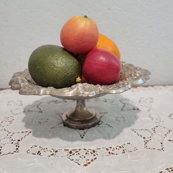 Antique WM Rogers Silver Co. Ornate Small Pedestal Bowl Silver Plated Heavy READ - Picture 1 of 16